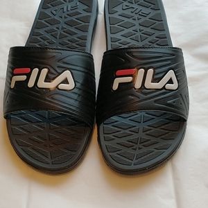 NWOT Fila slides